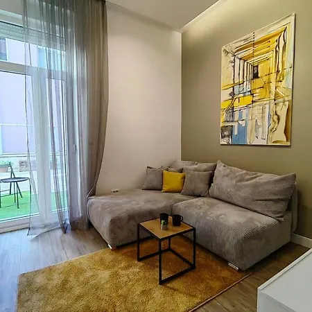 아파트 Rajiceva For 4 One Bdr 1living Terrace Knez Mihailov